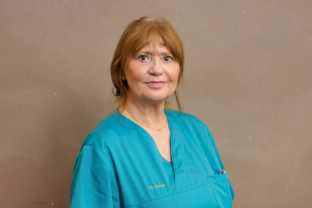 Gabriele Mies  ist eine Assistentin beim Zahnarzt in Bensberg